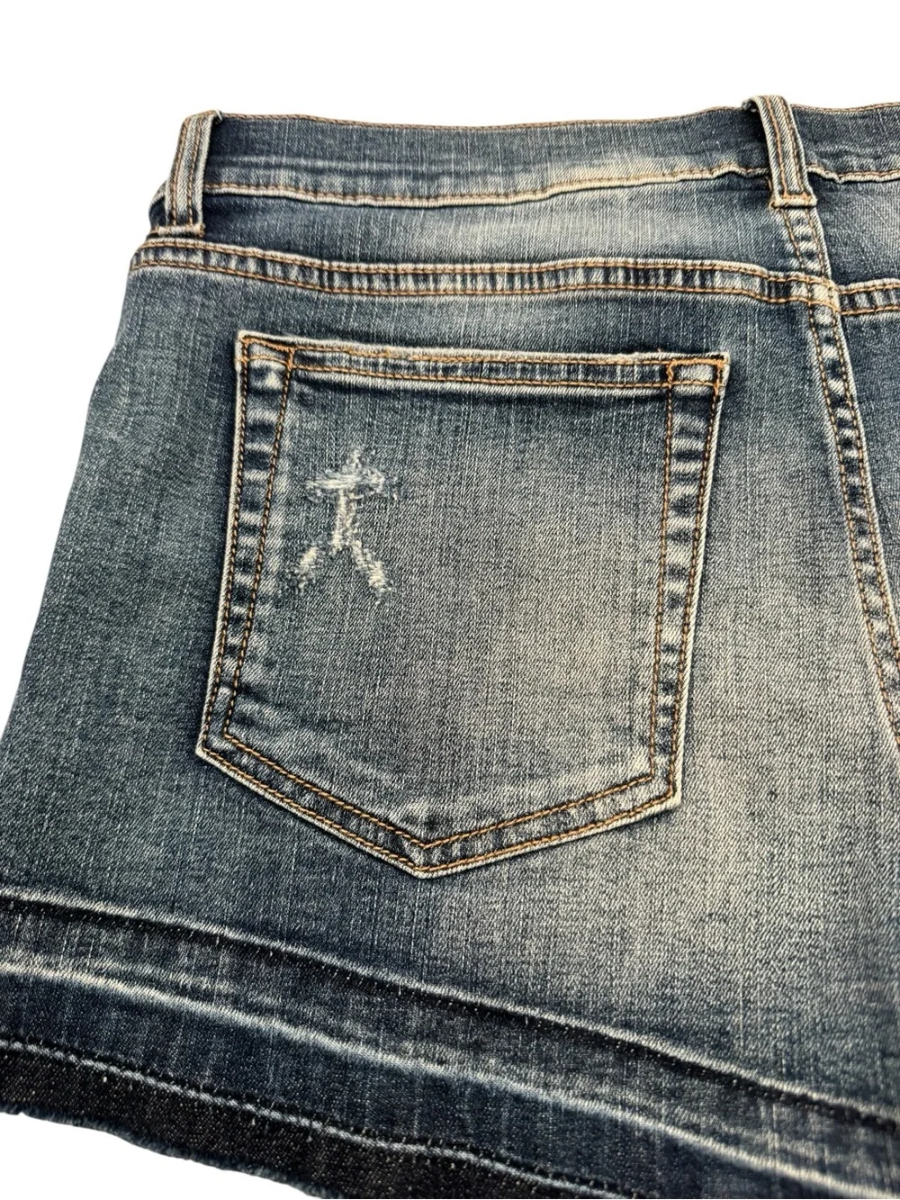 Sneak Peak Cut Off Distressed Mid Rise 9.5